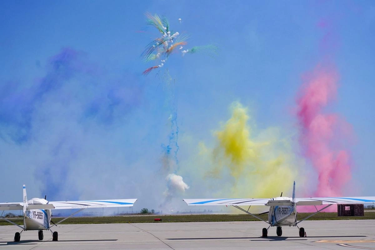 Aviația dă senzația la Constanța